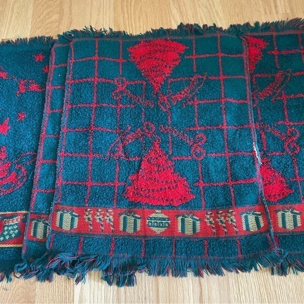 Vintage Christmas Fringe Tea Towel Bundle Lot of 4 Santa Christmas Tree Red